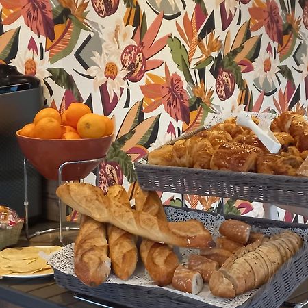 Hotel Restaurant De La Poste Saint-Just-en-Chevalet 외부 사진